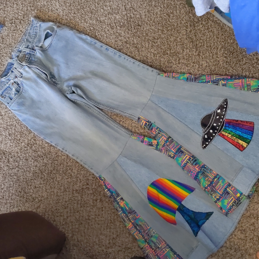 Vintage Levis flare wide leg 9 Or 27